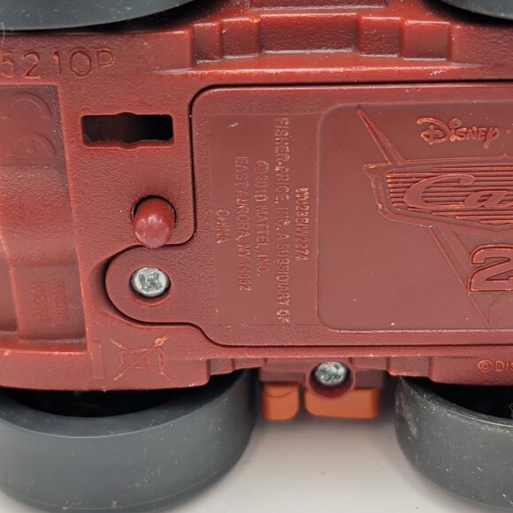 Disney Pixar Cars 2 Battery Operated Shake N' Go Tow Mater Brown Toy Truck Used - Picture 8 of 8